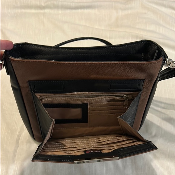 Brown and Black Hammacher Schlemmer RFID Women’s Bag - Picture 3 of 10
